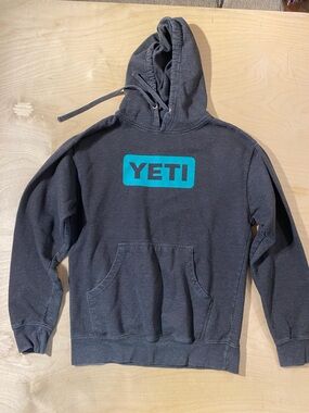 Yeti Men's Charcoal Crewneck Hoodie with Teal Logo Medium (RS)